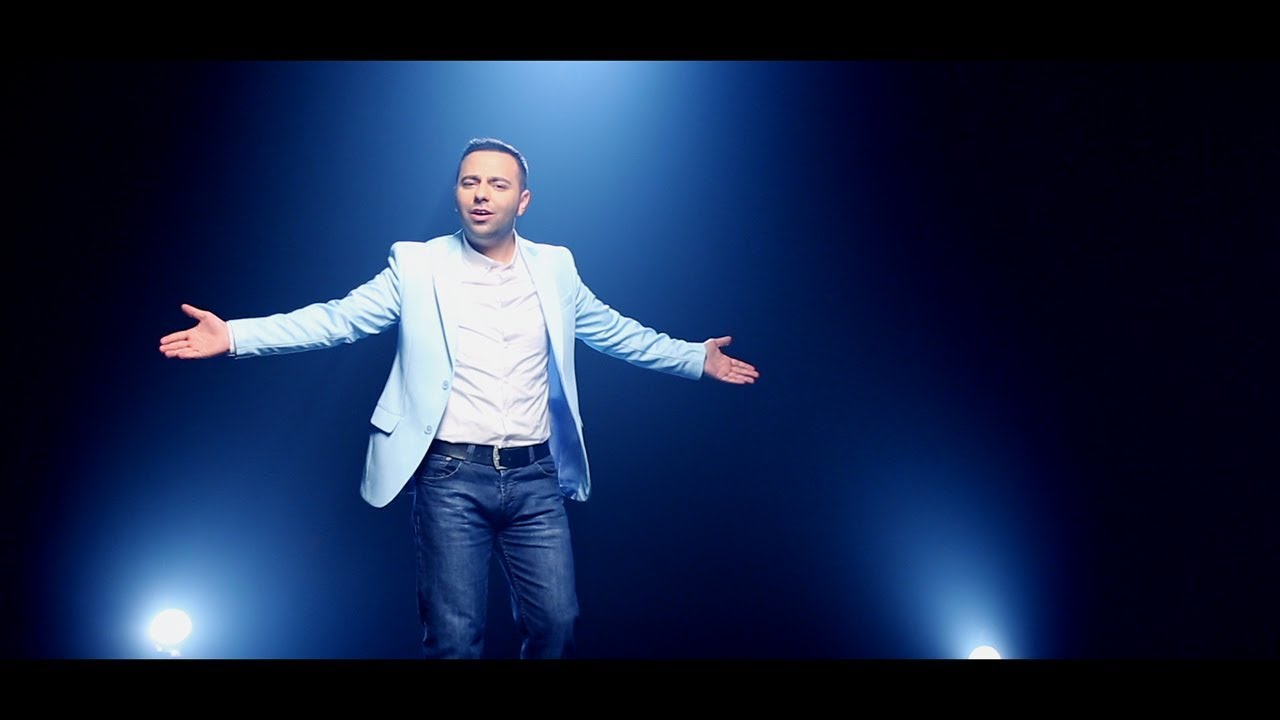 Mahmut Akag&uuml;n - Aldırmadan Yaşa