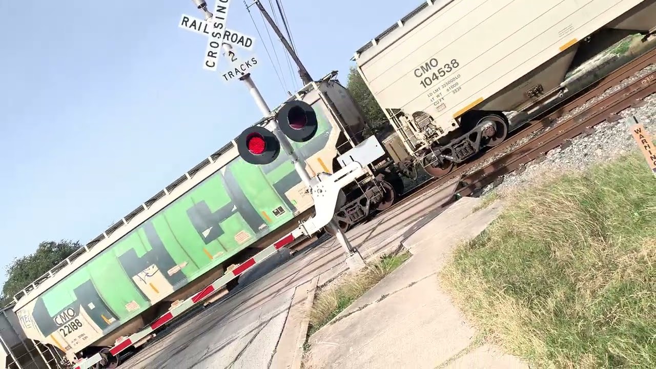 Northbound Union Pacific grain train at dittmar road in south Austin Texas on 1/11/25
