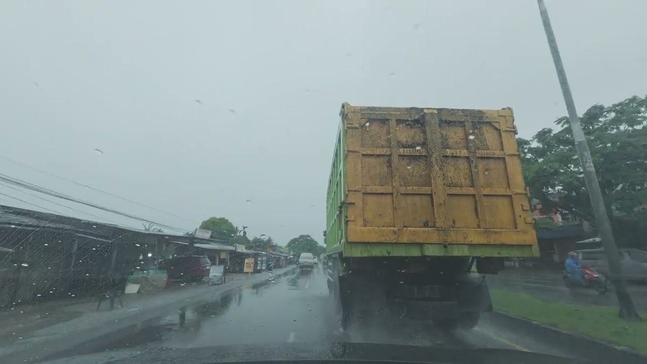 riving in the Rain 🌧️ | Relaxing Rainy Drive with Natural Rain Sounds | No Music
