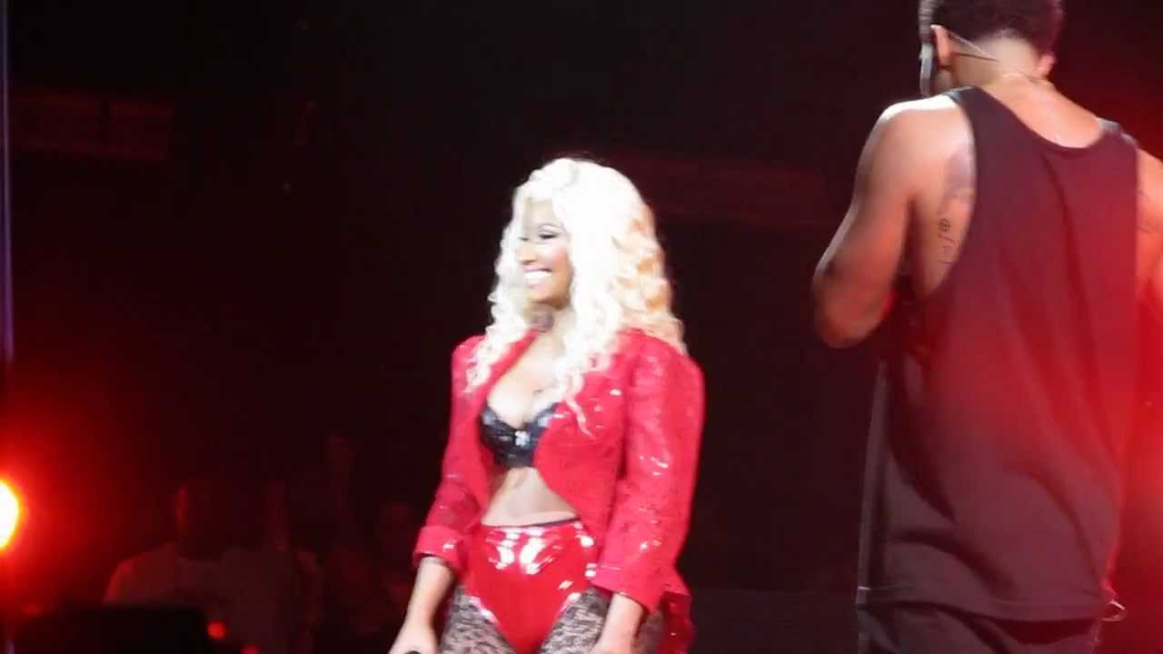 Drake, Nicki Minaj & 2 Chainz- Make Me Proud/Beez In The Trap- 3rd Annual OVO Fest