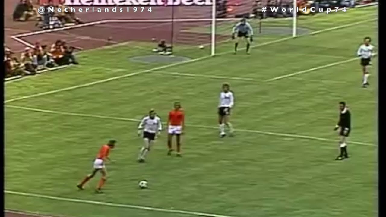 Johan Cruyff (14) kicks Sepp Maier (1) in final #WorldCup74