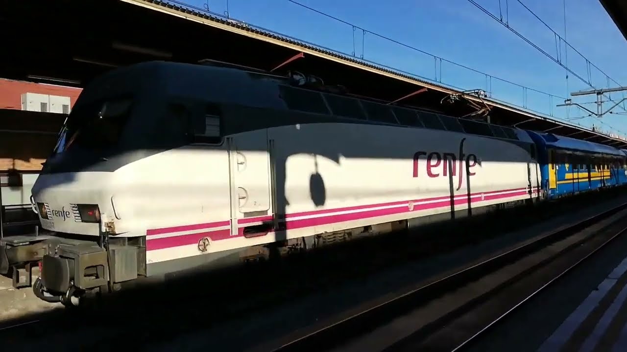 TRENES DE LARGA DISTANCIA CON LA RENFE 252