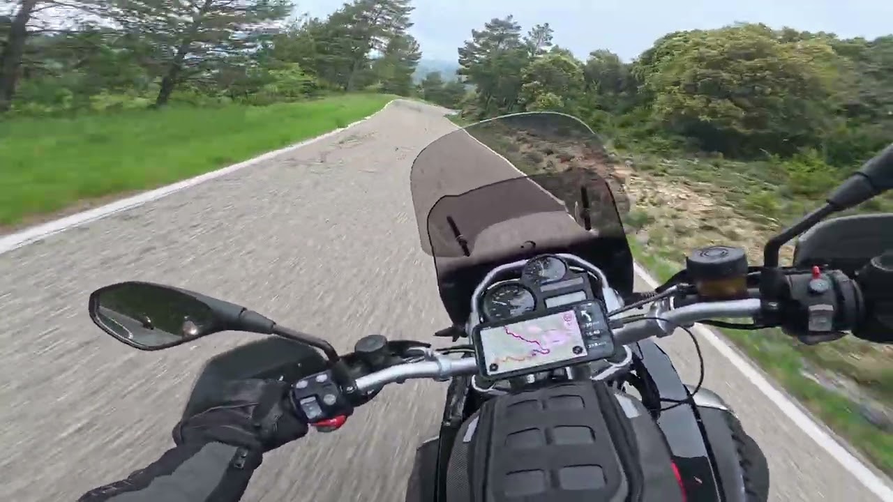 La Coma nach Coll de Nargó BMW R 1200 GS Pyrenäen 