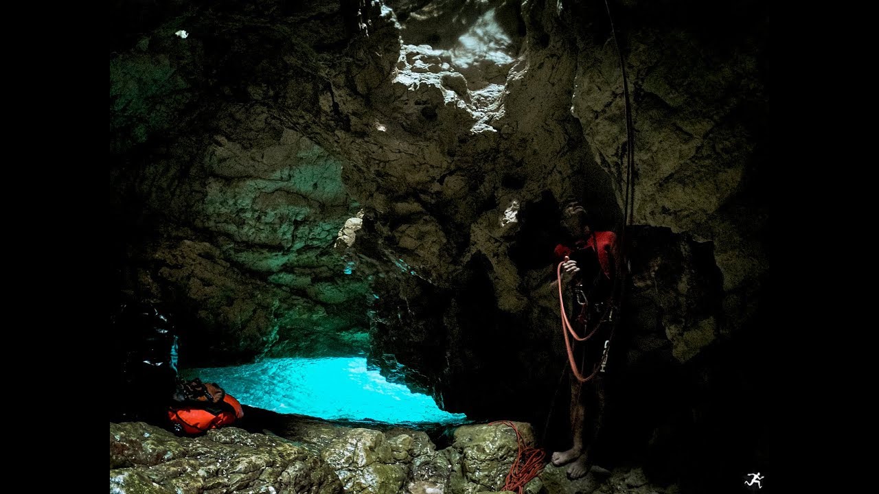 Swimrun prends moi sec au dessus du lagon bleu