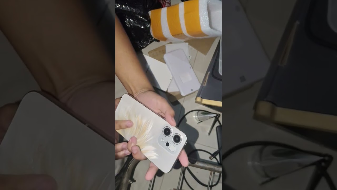 Unboxing Reno 14 