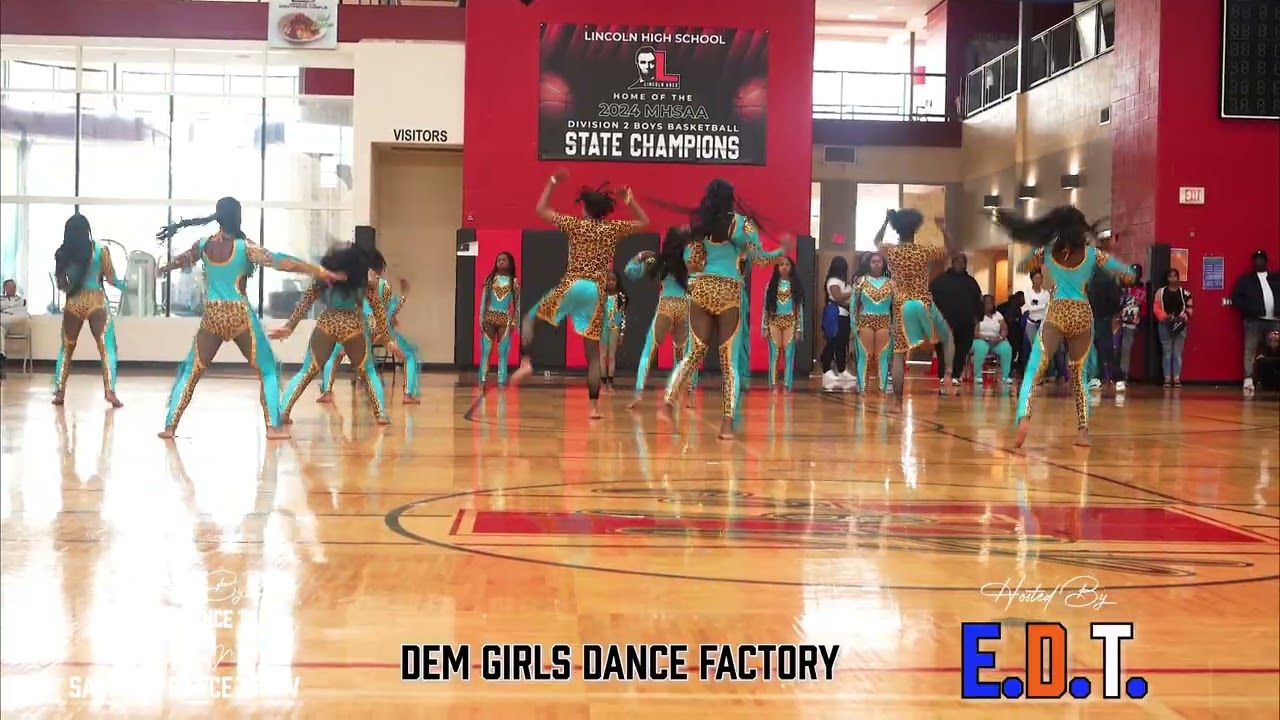 Reigning Elite vs Charlie's Angels | Stand Battle Dance | Majorette Dance Competition | Detroit, MI
