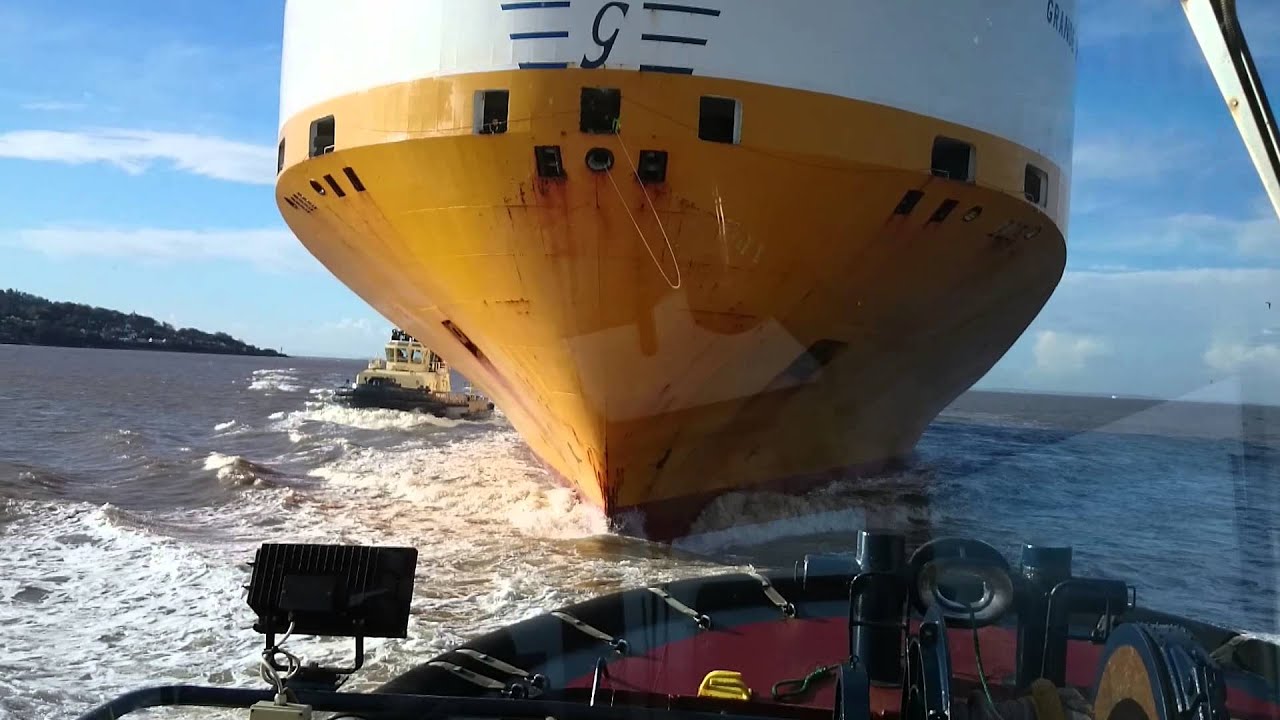 Svitzer Ellerby Bow to Bow towing.