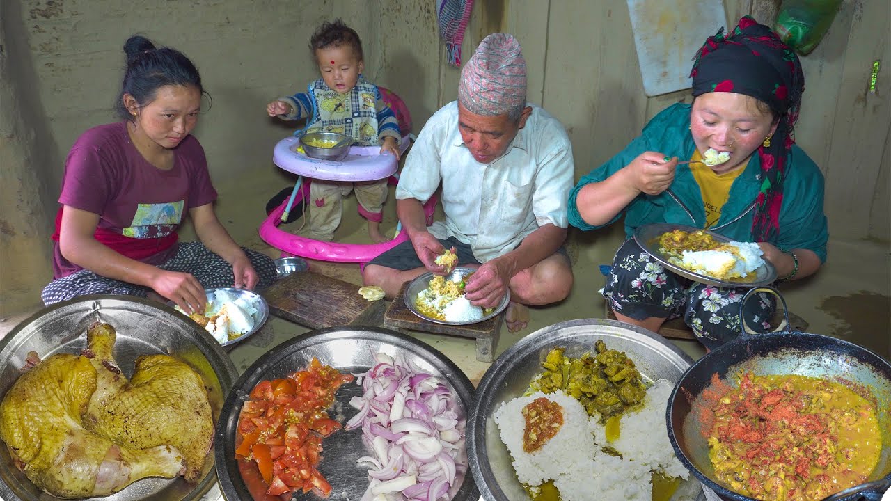 Broiler chicken Gravy Recipe 🐓🍗& rice 🍛 Eating in Village kitchen बोइलर कुखुराको मासु सँग भात खाइयो