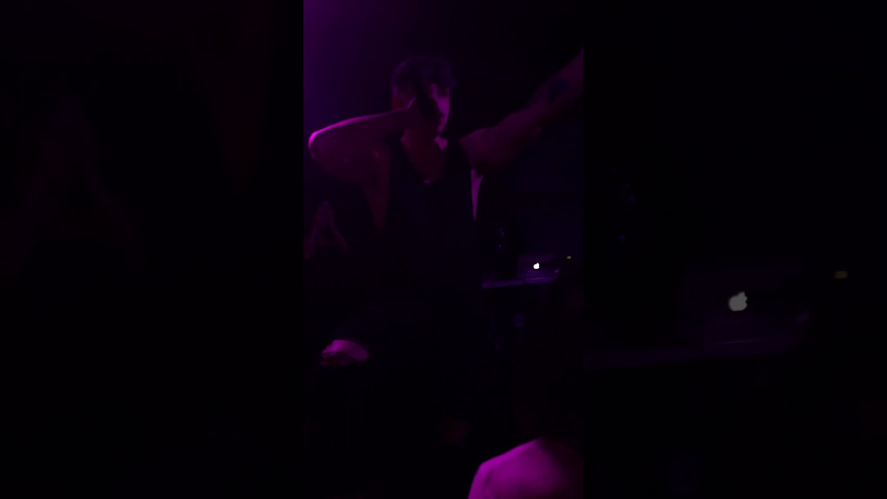 I choose violence - Jake Hill (live in concert)