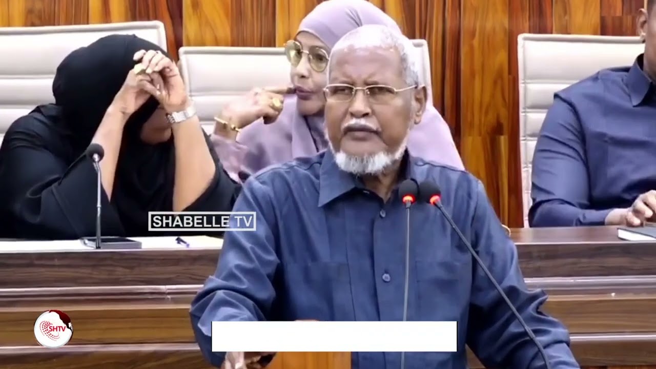 “Dad ayaa Firinbi inta la joogay, kulamada waa laga joojiyay, Mushahaar kaa..”.Senator Muuse Suudi.