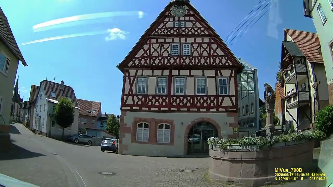 D: Stadt Külsheim. Main-Tauber-Kreis. Rundfahrt durch die Stadtmitte. Juni 2025