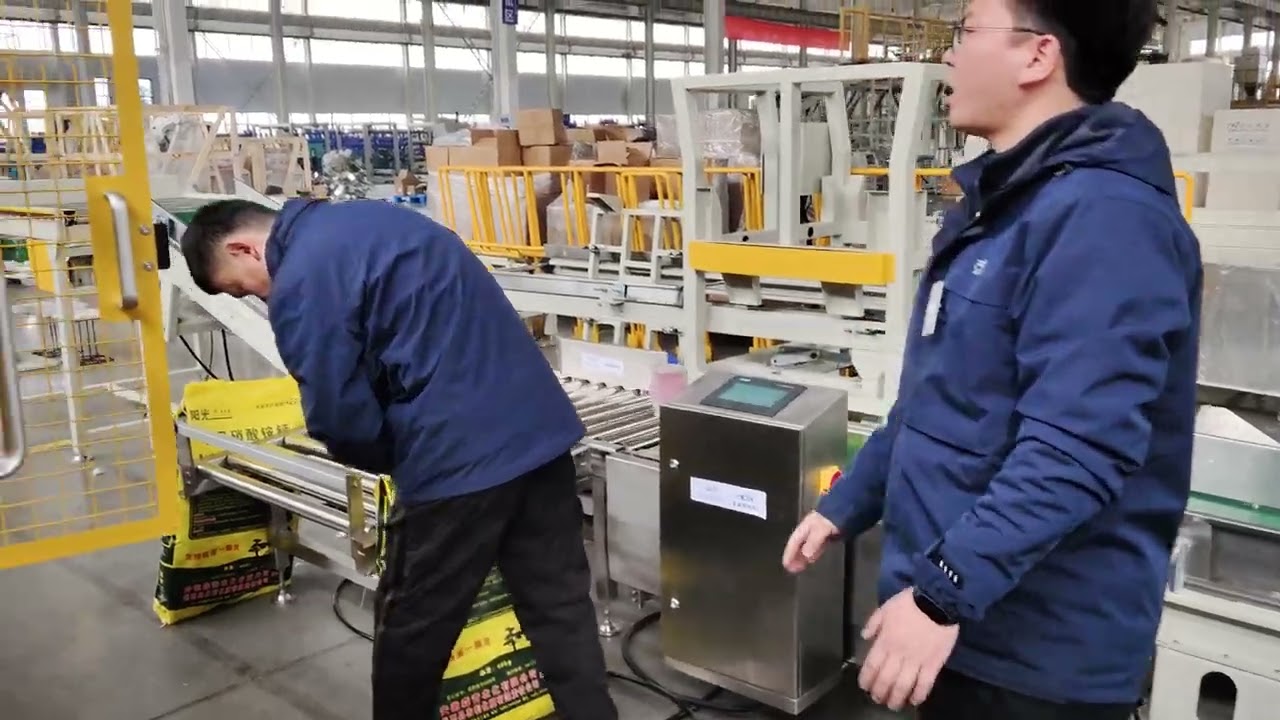 Secondary packaging machine for PPwoven master bag