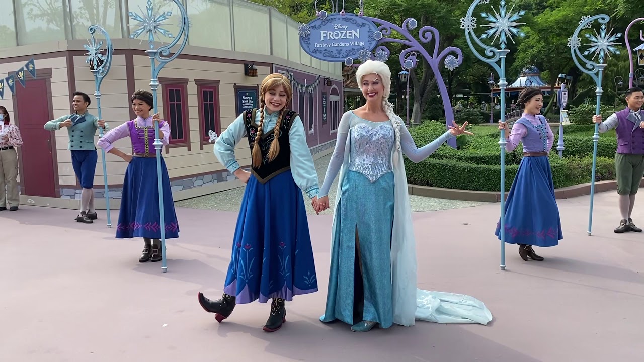 Frozen: Anna & Elsa Greeting | Hong Kong Disneyland