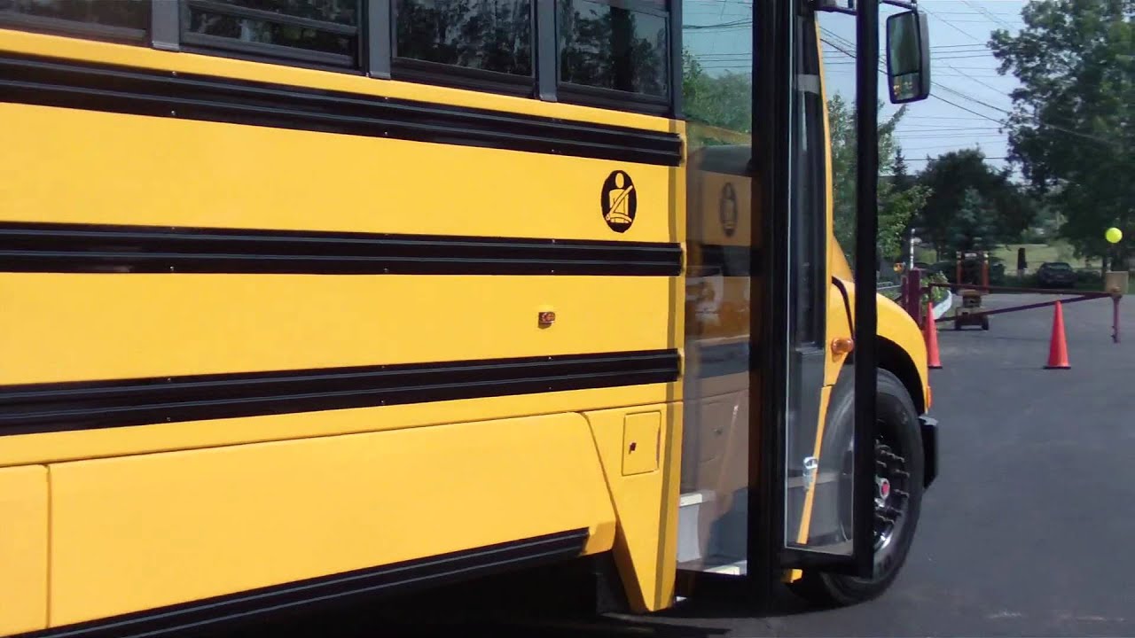 Lion Bus 360 Exterior Walk Around