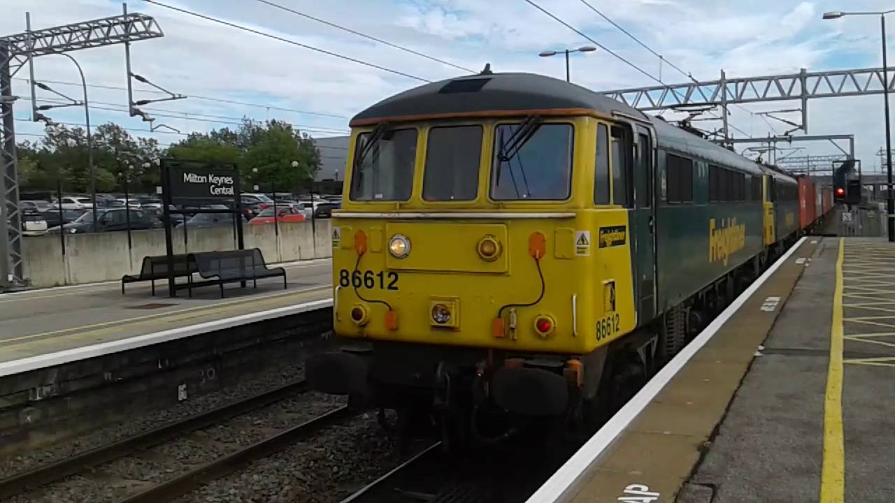 Trains at: Milton Keynes Central, WCML, 12/09/16