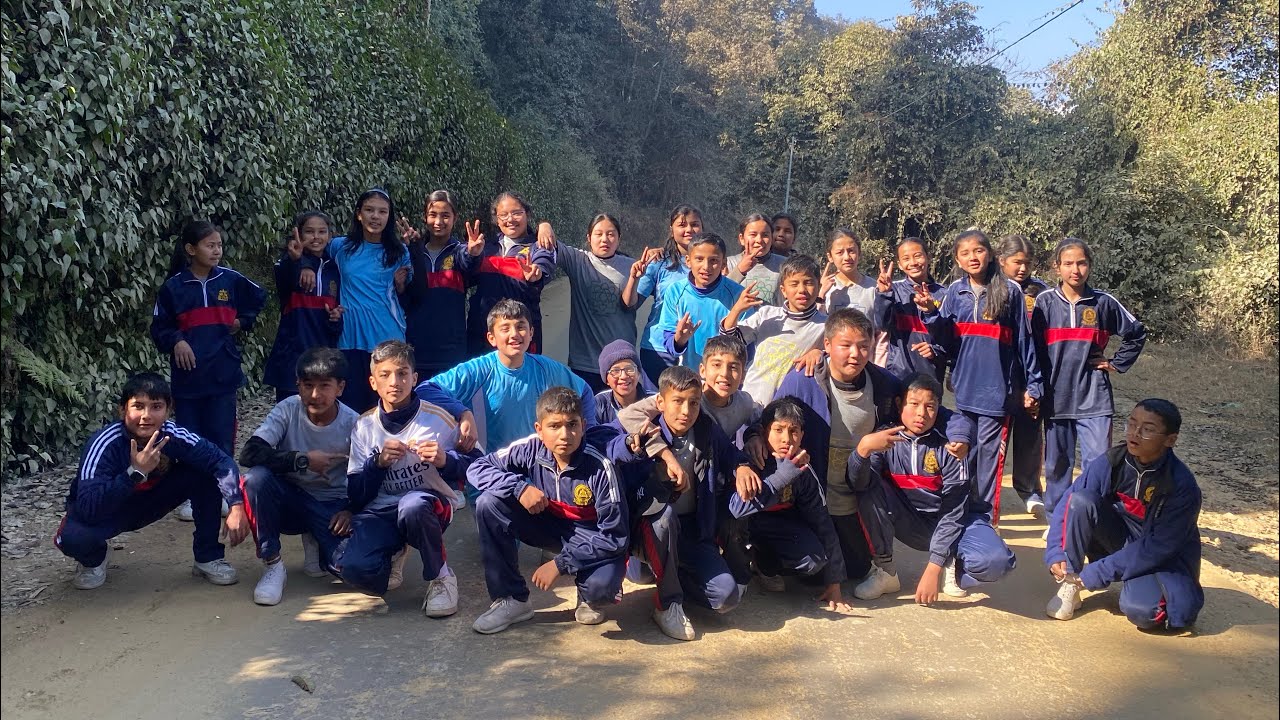 Hiking with students #grade6 #grade8 #kuhs