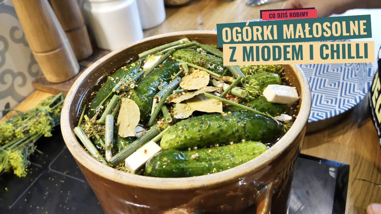 Ogórki małosolne z miodem i chili