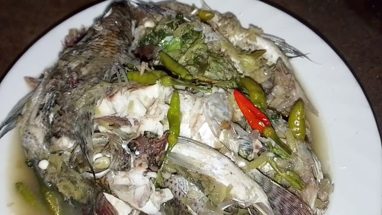 หมกหม้อปลานิลใส่พริกเม็ดแบบบ่อตำฟังเสียงพิณม่วนครับผม