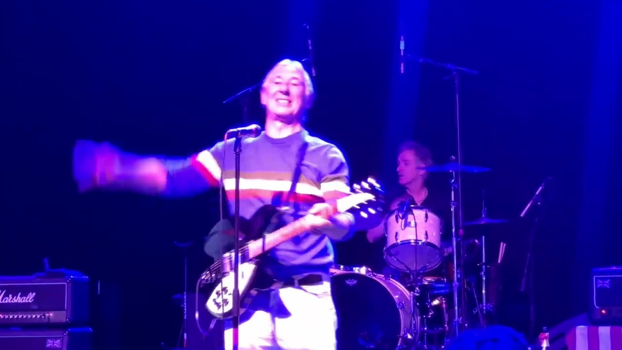 Buzzcocks (Steve Diggle) &lsquo;What Do I Get&rsquo; - Irving Plaza, New York, 11th September 2024.
