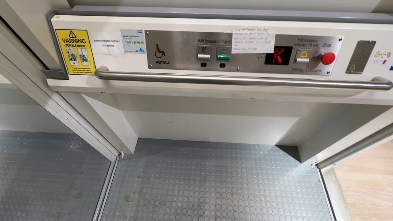 Rare! Motala Hissar MC2000 Screw-driven elevator @ Hemtex, Nordstan, Göteborg, Sweden