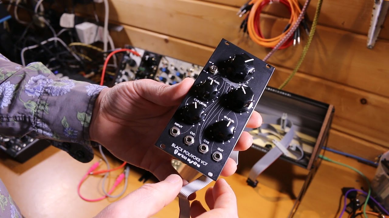 Molten Modular 07 — Установка первого ряда модулей Eurorack