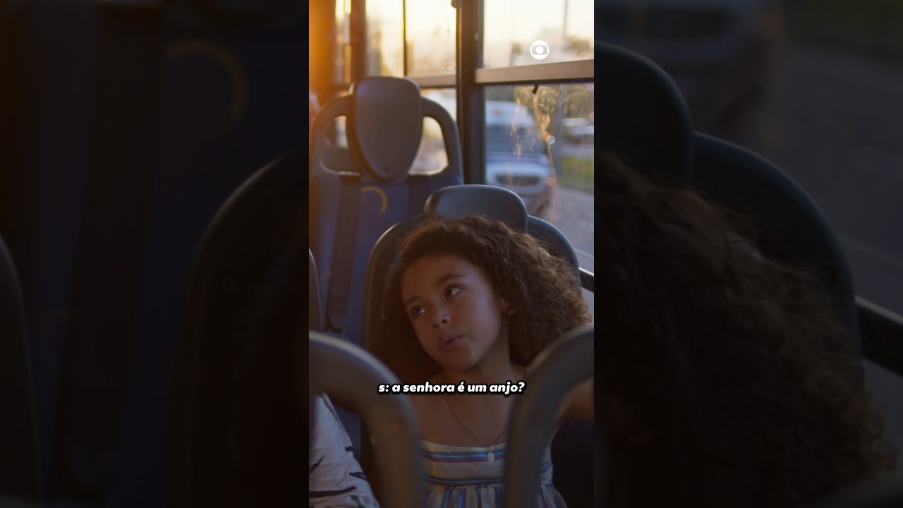 Mulher ajuda Sofia a escapar de criminoso no &ocirc;nibus | Dona de Mim #shorts