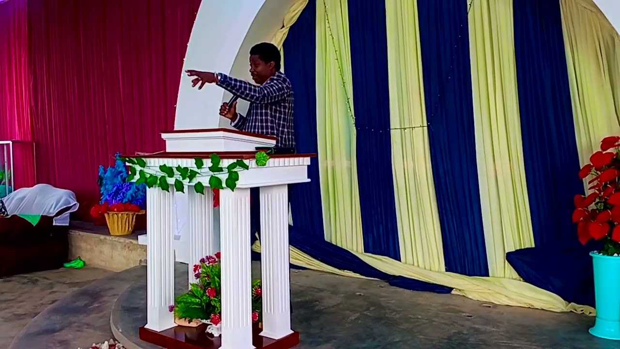Msikilize dada huyu