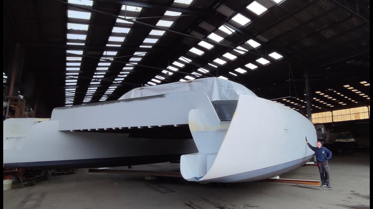04.   Building 15m carbon performance catamaran - 