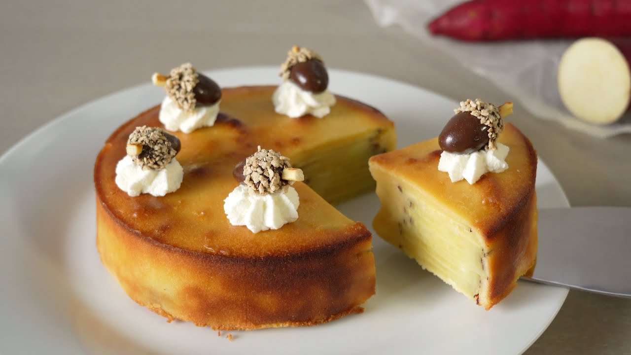 どんぐりチョコとさつまいもミルフィーユケーキ Sweet Potato Mille-feuille Cake with Chocolate Acorn Shaped Decoration