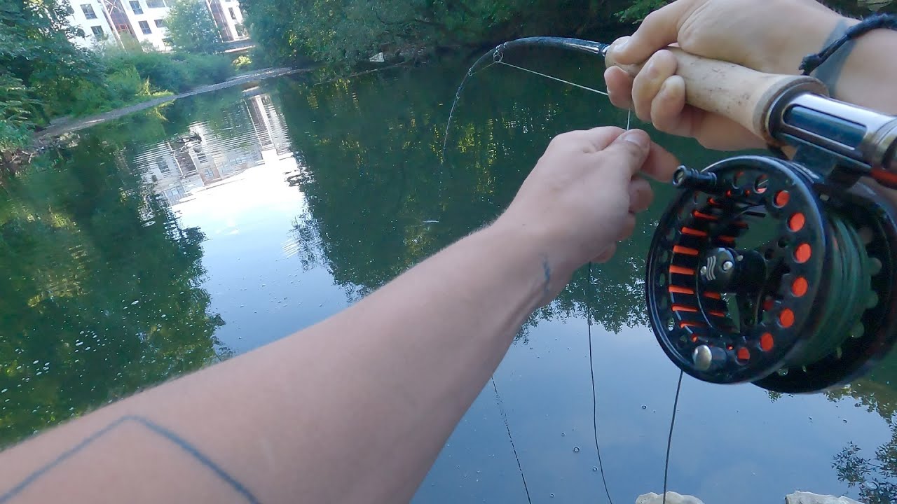 BROCHET a la MOUCHE , je fabrique mon streamer 30 minutes avant ma session et le résultat et là !!!!