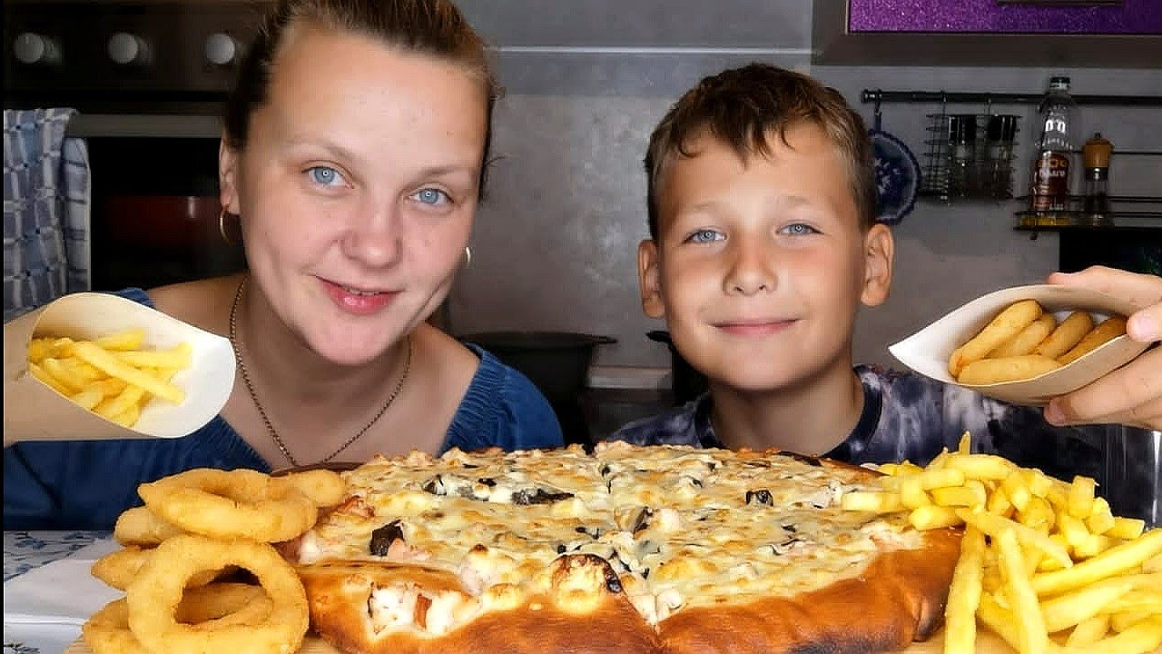 Мукбанг Пицца 