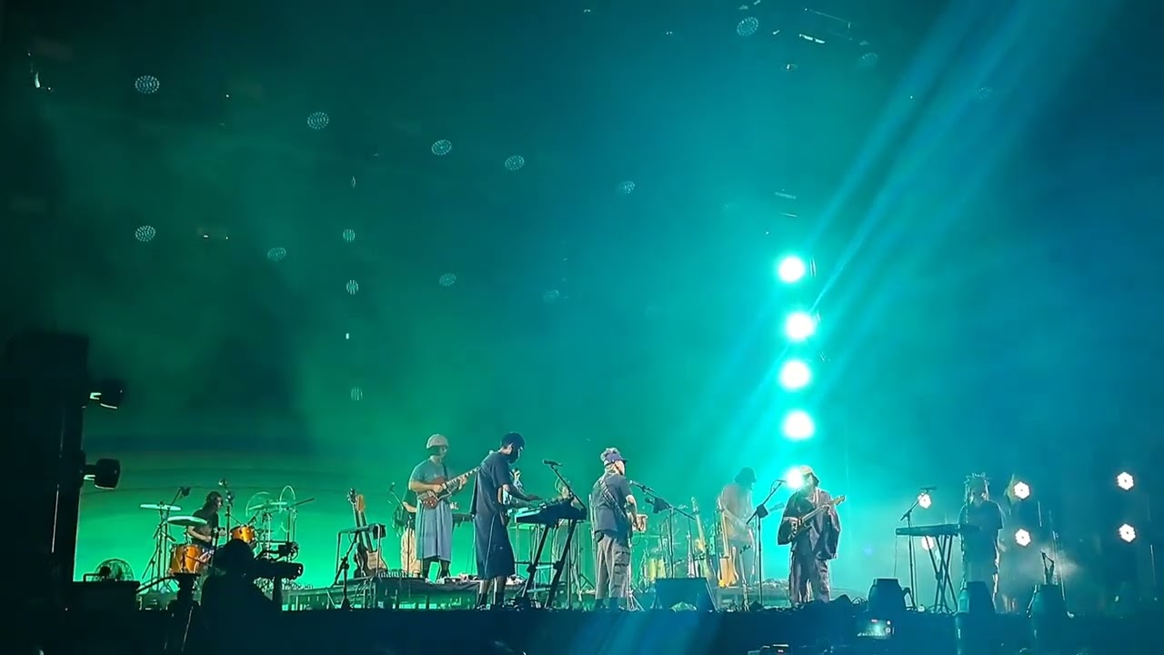 HYUKOH X Sunset Rollercoaster - Young Man (Live at Joyland Jakarta 2024)