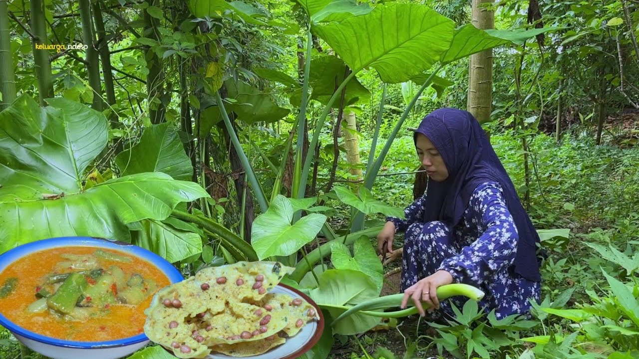 Masak sederhana di desa, sayur lompong santan pedas,peyek kacang , masakan desa 