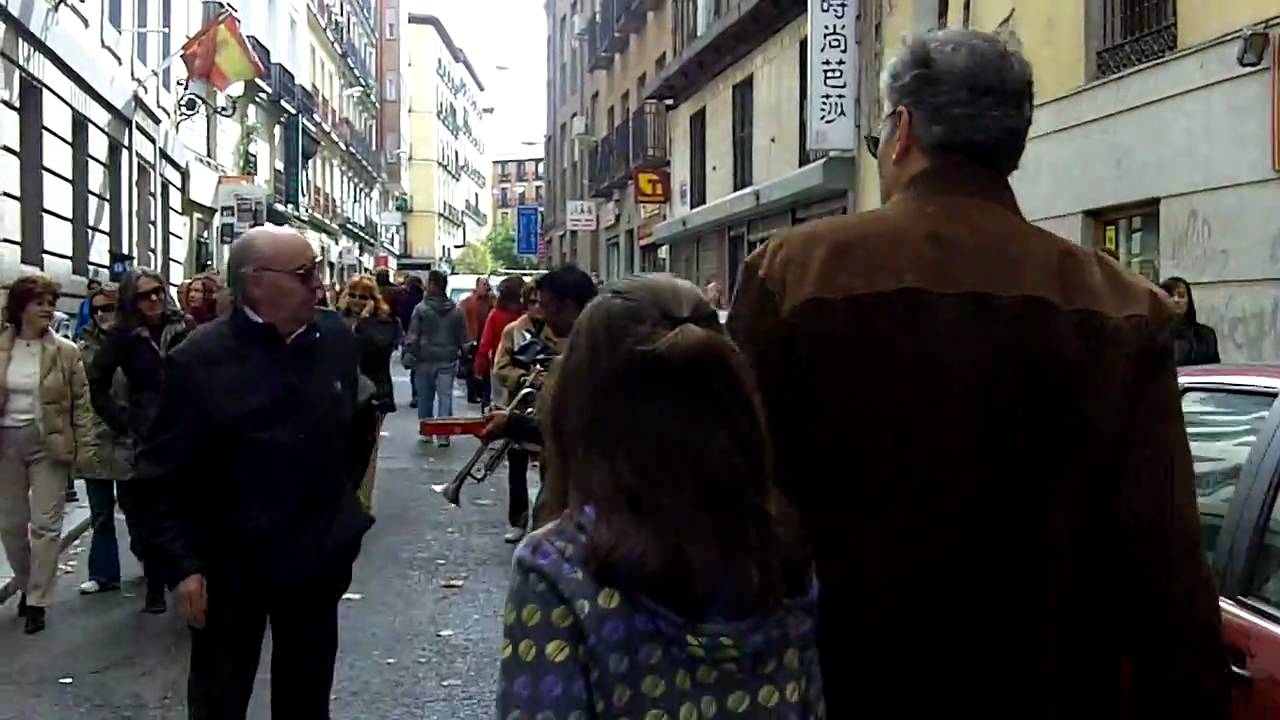 TROMPETISTA EN UNA CALLE DE MADRID