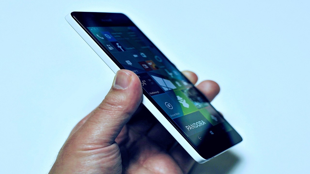 Обзор Microsoft Lumia 950 XL в 2026 году — возвращение легенды Windows Phone.