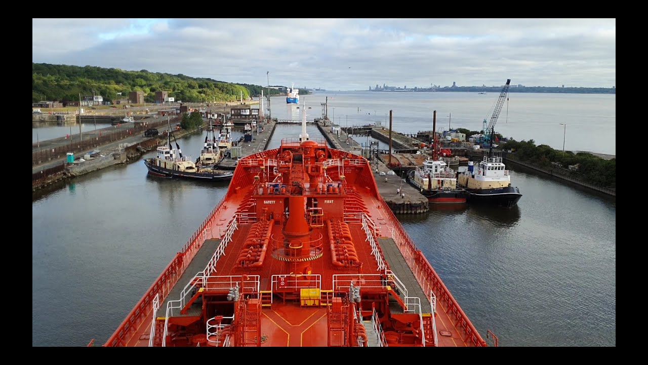 STANLOW (UK) DEPARTURE part 2 / Manchester Ship Canal pilotage / Eastham locks and Liverpool