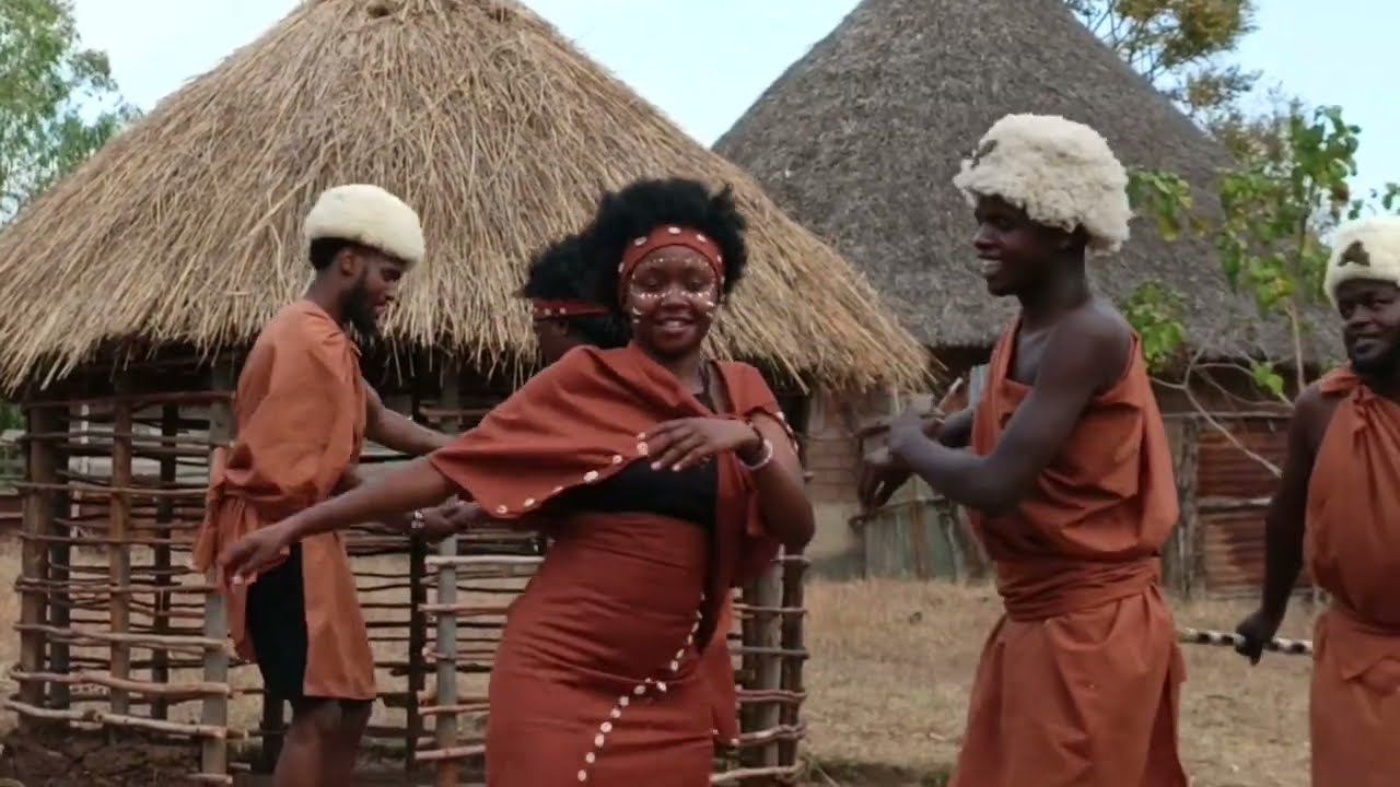 FOUR AFRICAN COUPLE DANCE | JAMBOZULU| HAKUNA MATATa | JAMBO AFRICA