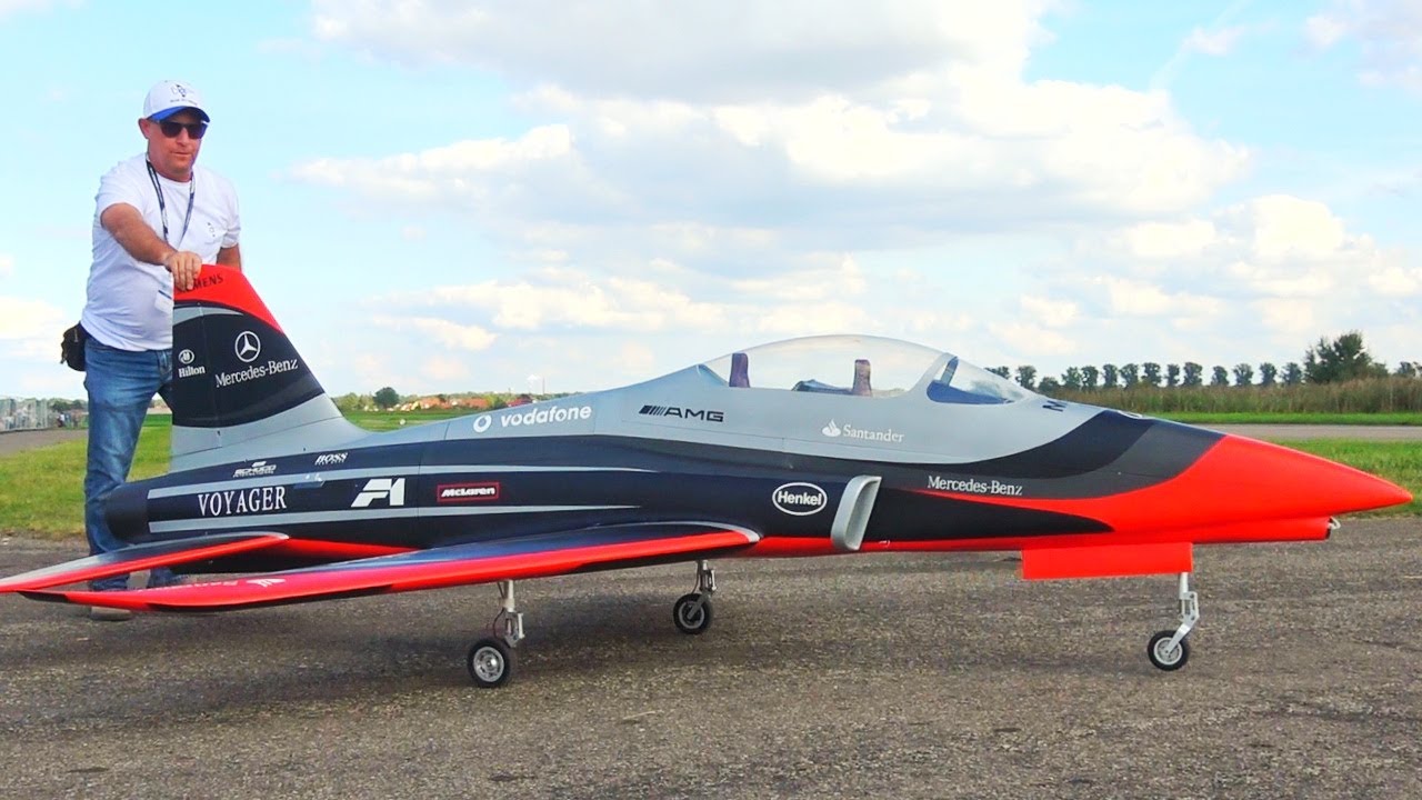 NEW XXL SPORT JET TOPRC VOYAGER RC TURBINE JET DEMO FLIGHT | JET POWER 2019