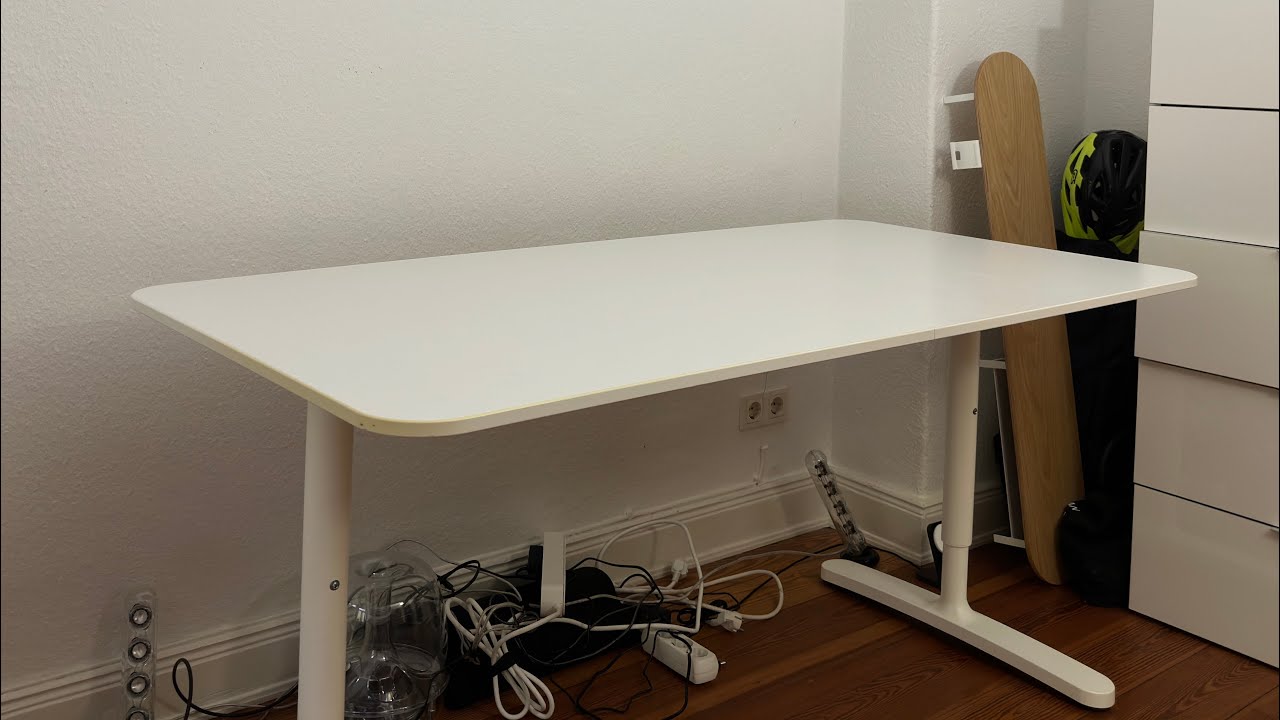 How to disassemble the  Ikea Bekant Desk