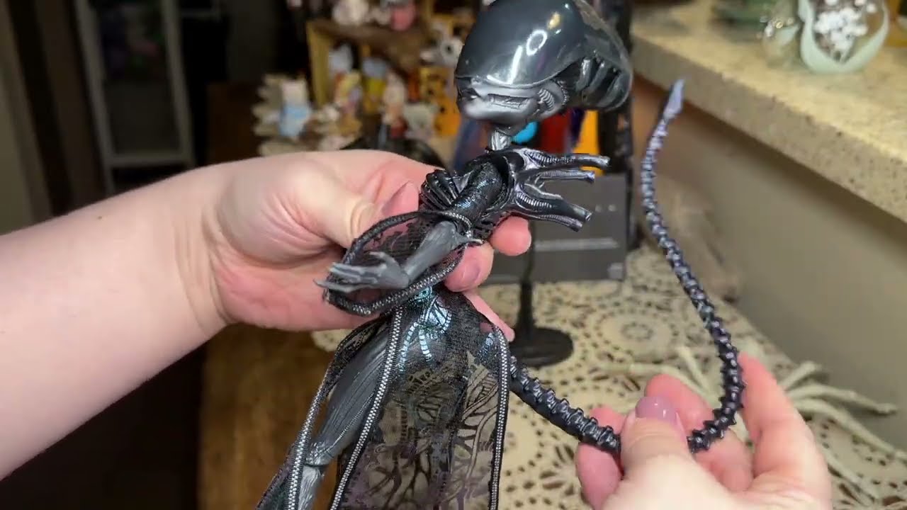 Hard To Dress! Alien Skullector Doll 2026 Monster High 💠 silent no talking  unboxing