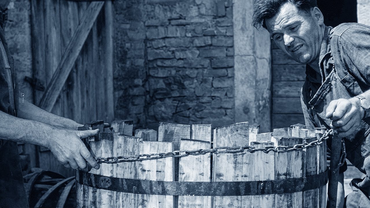 Watertight Without Glue: Building a Wine Barrel from Scratch