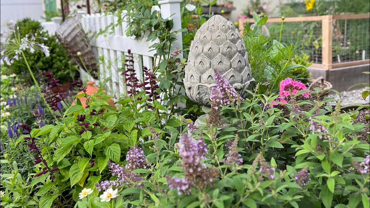 July in the Garden // Fordhook Farm Tour! // How's It Growing?
