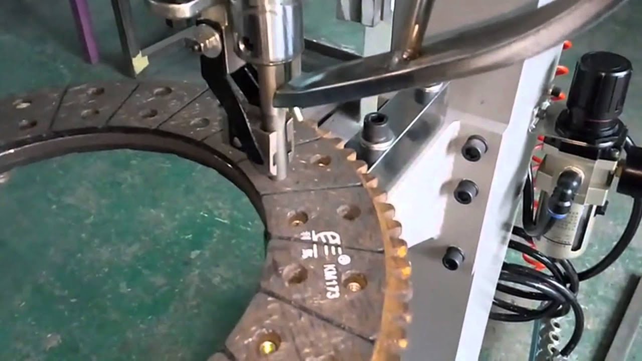 Pneumatic Clutch Plate Auto Feeding Rivet Machine