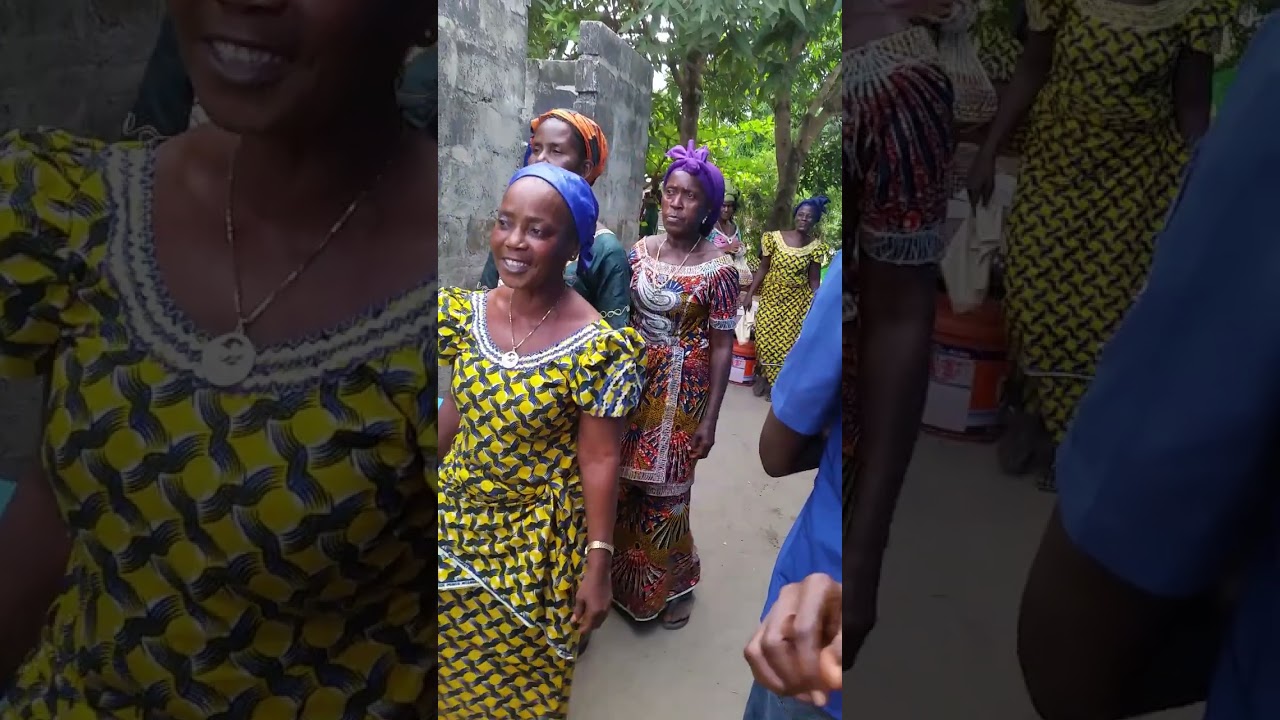 Dialect Choir Visiting Me