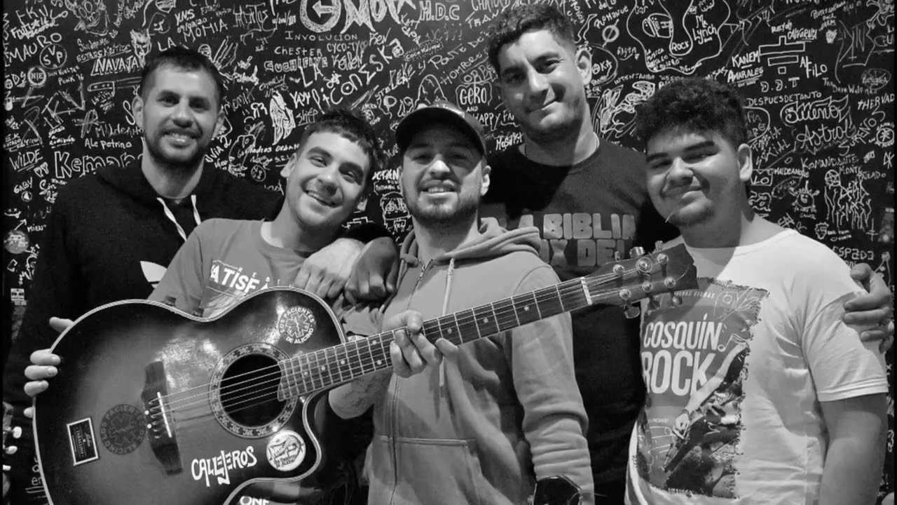 Los Pacientes De Alicino -  Otras Canciones (Video Oficial)