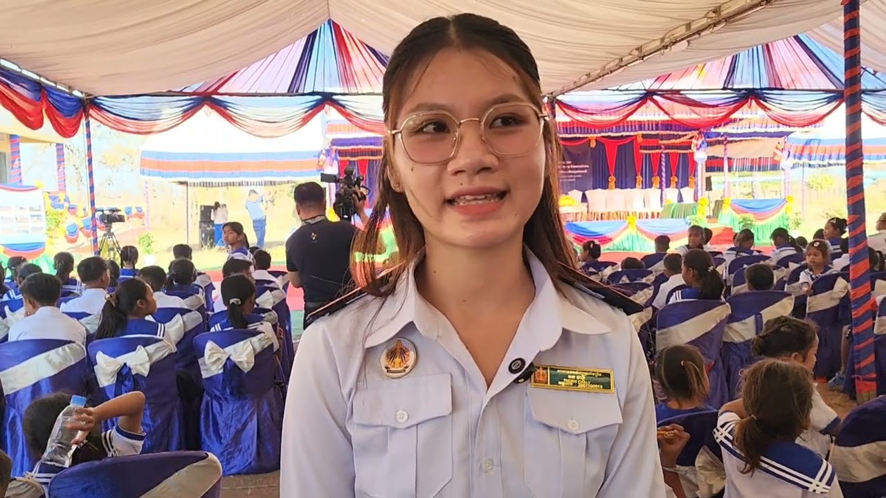 លោកគ្រូអ្នកគ្រូមាតាបីតានិងសិស្សានុសិស្ស ឃុំស្រែសង្គម បង្ហាញក្តីរីករាយពេលទទួលបានអគាសិក្សាថ្មី៥បន្ទប់