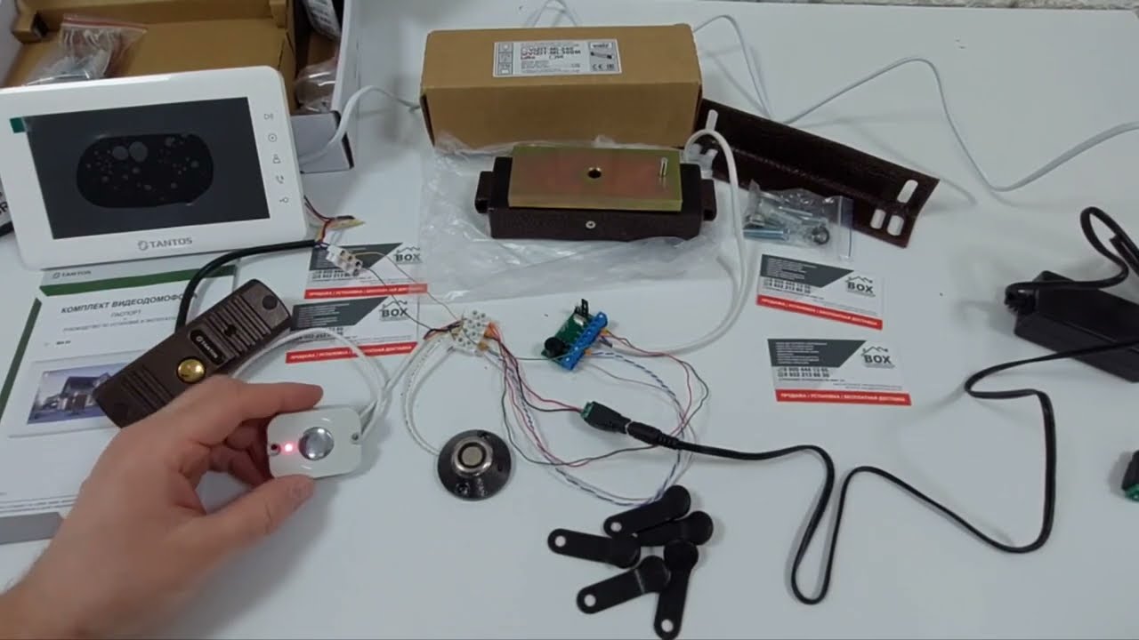 Видеодомофон Tantos Mia Kit. Подключение с электромагнитным замком, через контроллер Z5R.