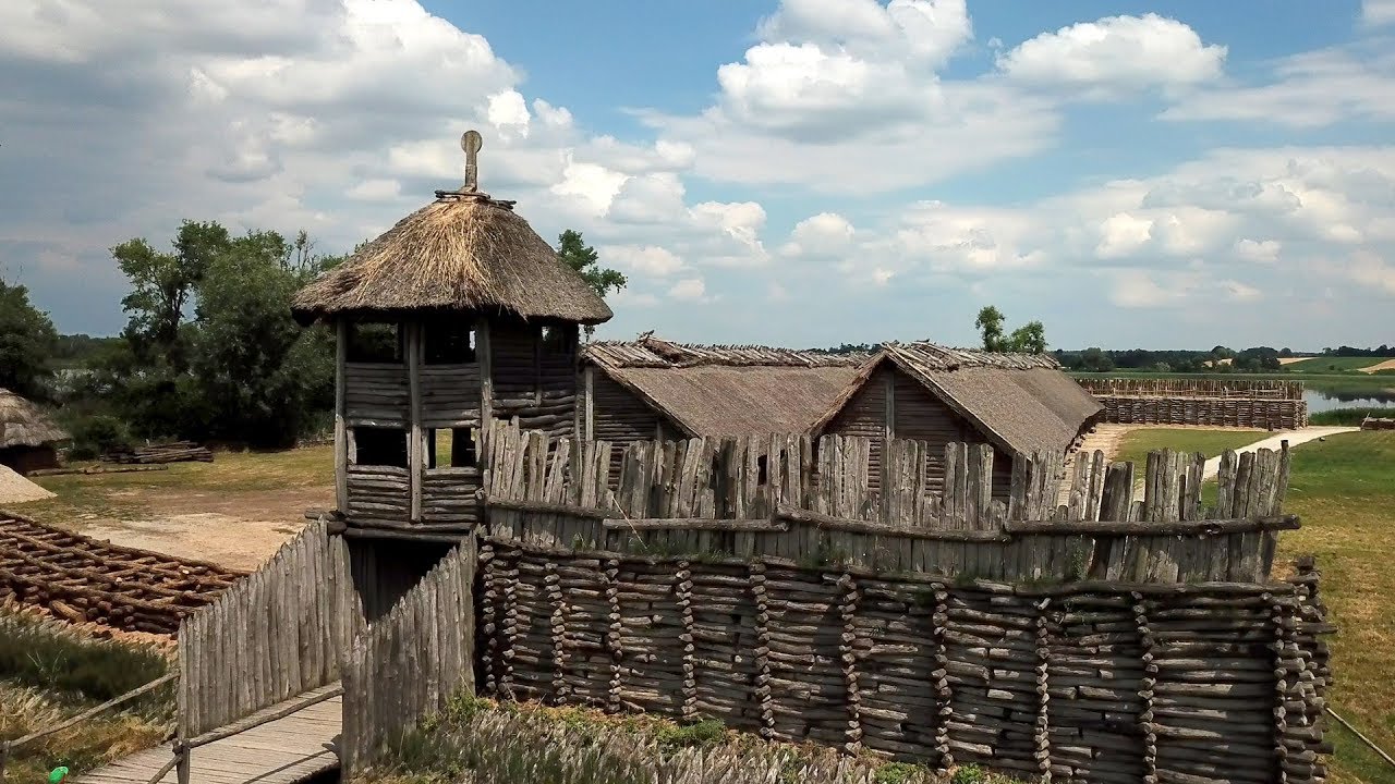 Podróż w czasie w MUZEUM ARCHEOLOGICZNYM w Biskupinie
