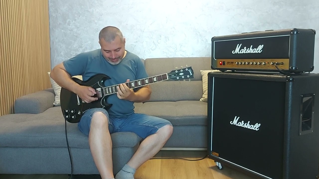 Marshall JCM2000 DSL100, Marshall 1960BV demo