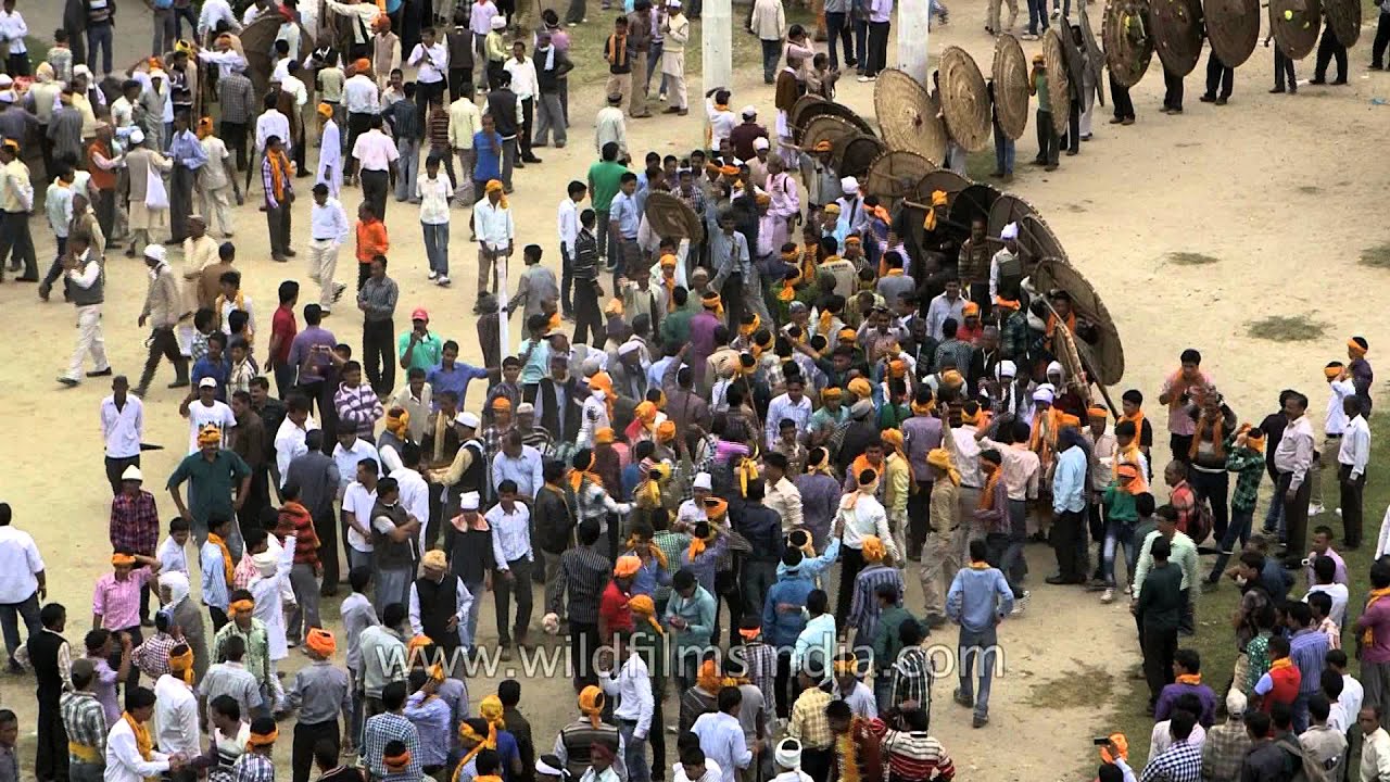 Mass gathering for stone war